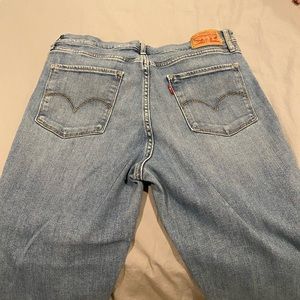 Levi’s crop jeans